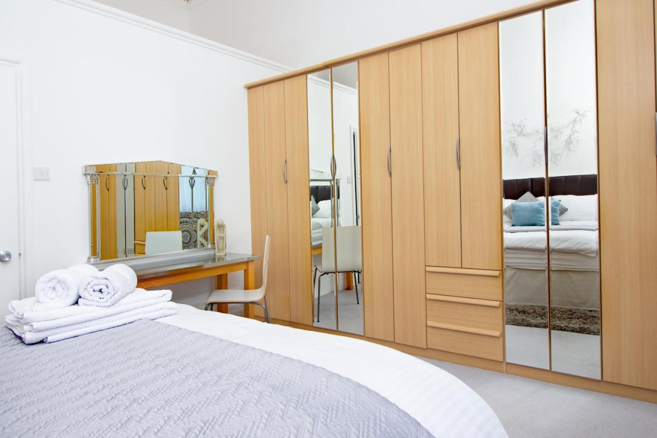 Seaview Regency Apartment Торки Екстериор снимка