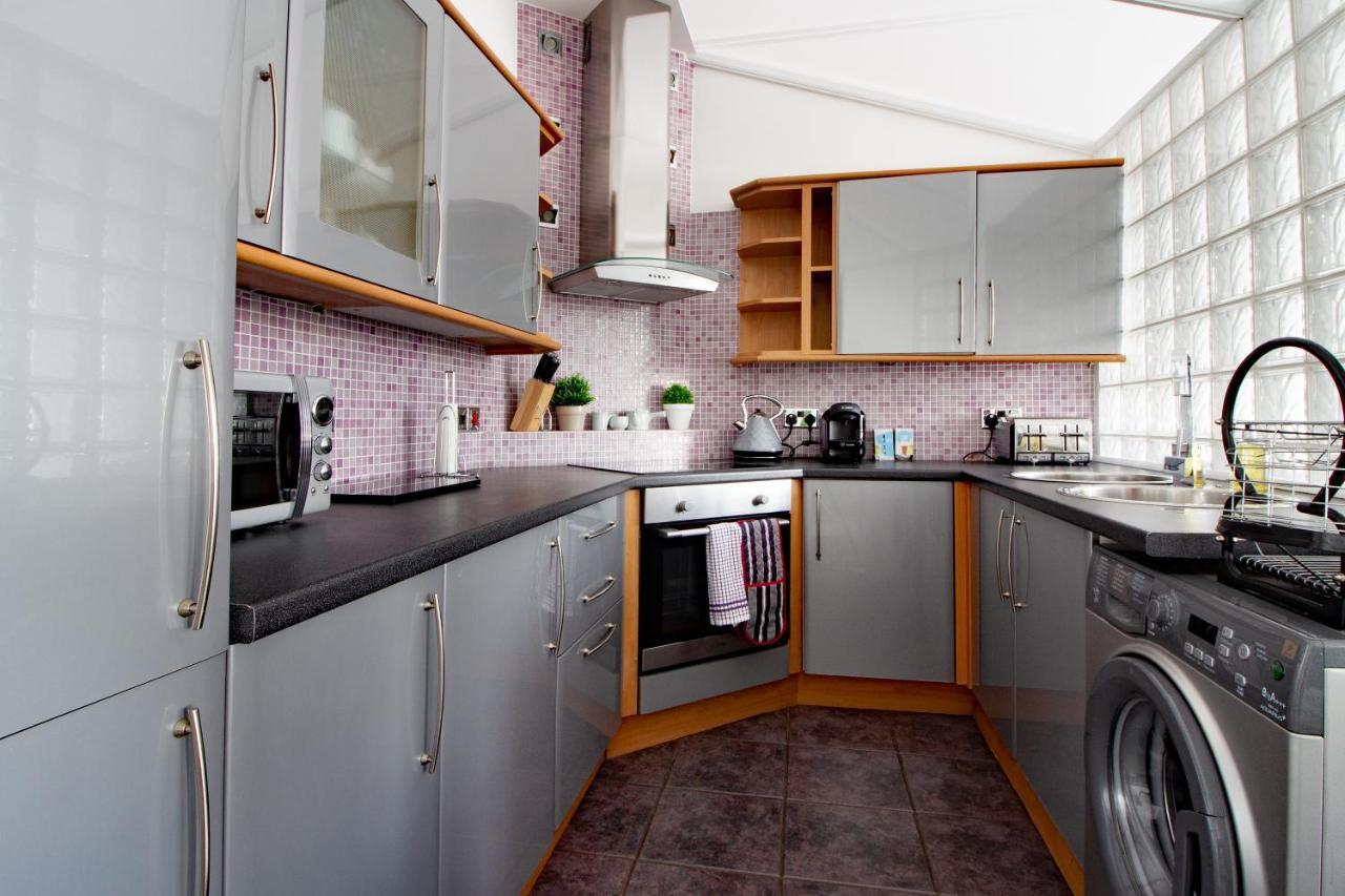 Seaview Regency Apartment Торки Екстериор снимка